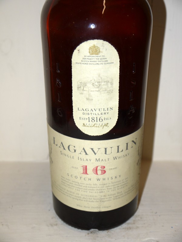 Whisky White Horse Distillers Lagavulin Single Islay Malt 16 ans d'âge