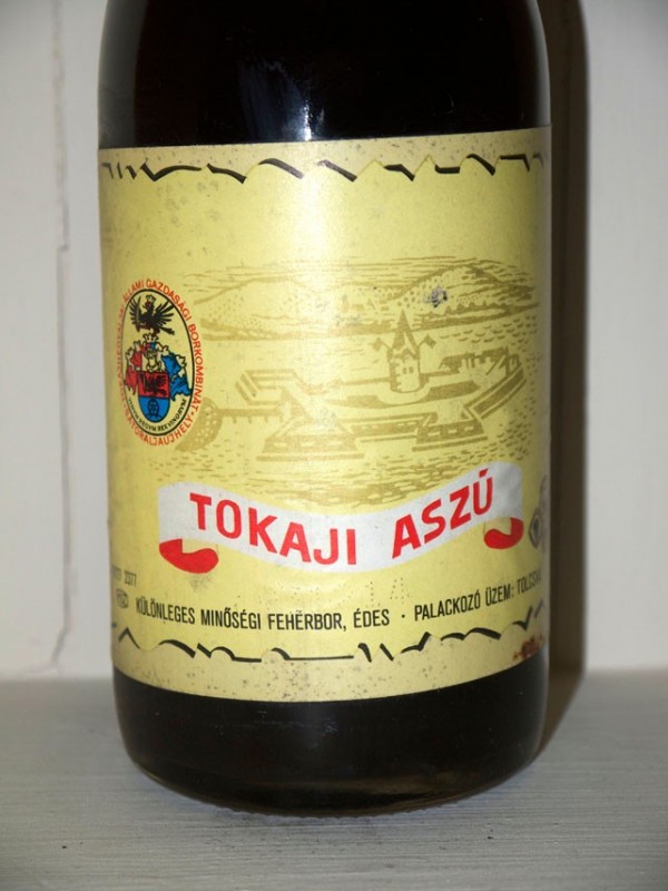 Tokaji Aszu Minosegi Foreign | great Kulonleges 5 Puttonyos - Bouchon wine Feherbor de Au 1983 Droit